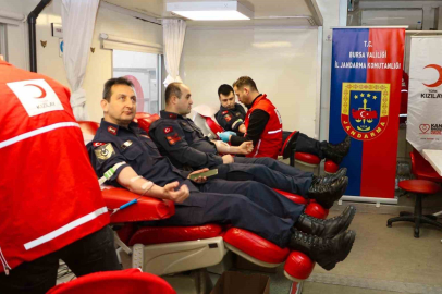 Bursa Jandarması’ndan Kızılay’a anlamlı katkı