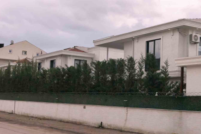 Cam silerken 4 metreden düştü