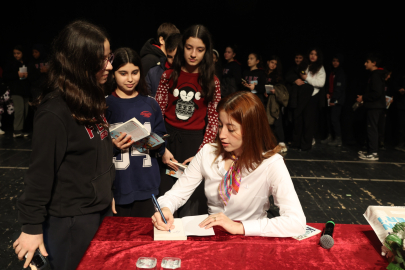 Nilüferli öğrenciler yazar Melis Sena Yılmaz ile buluştu