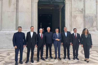 Başkan Bozbey Avrupa’da tarihi kent modelini inceledi