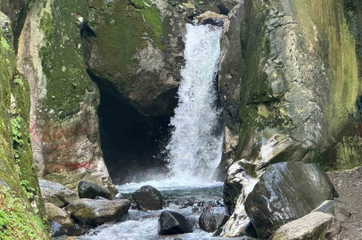 Yazın kurumak üzereydi, Uludağ’ın karlarıyla yeniden coştu
