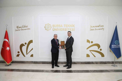 BTÜ’de personele vefa ödülü.