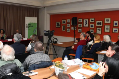 BUYAZ Öykü Onur Ödülü’nün sahibi Pelin Yılmaz.