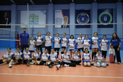 Bursa'da Kış Spor Okulları'nda eğlence ve spor bir arada.