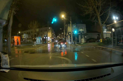 Ana caddeyi drift parkuruna çevirdi!