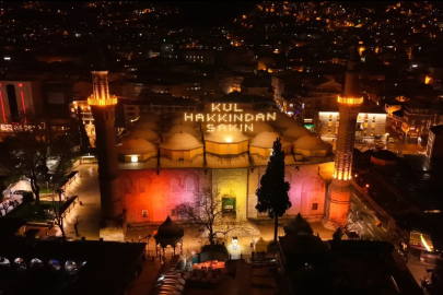 Bursa Ulu Cami’de Ramazan mahyası: "Kul hakkından sakın"