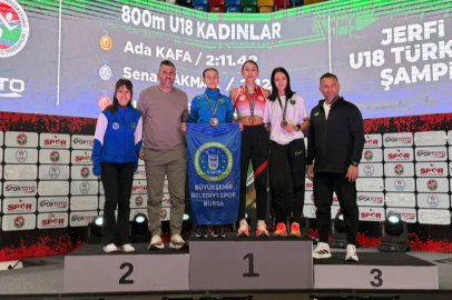 Bursa Büyükşehir Belediyesporlu Sena Çakmak Türkiye ikincisi