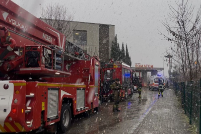 Hastane yemekhanesinde yangın paniği! Çok sayıda ekip sevk edildi