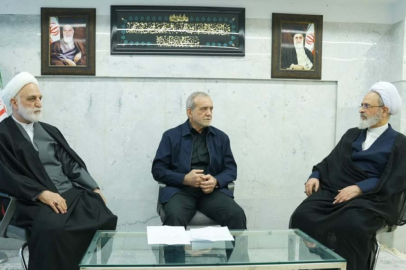 İran’da Geçici Liderlik Konseyi’nden ilk fotoğraf