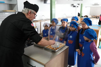 Yıldırım'da Ramazan tatlıları minik şeflerden