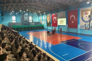 Bursa’da Jandarmadan öğrencilere narkotik eğitimi