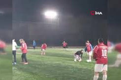 Halı sahada kalp krizi geçiren eski futbolcunun o anları ortaya çıktı