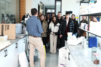 Osmangazi'de öğrenciler işi mutfağında öğreniyor