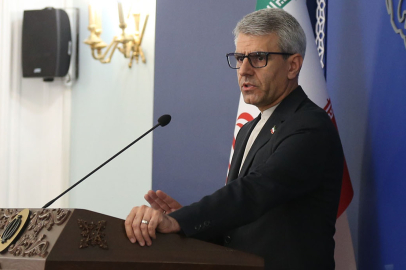 İran Dışişleri Sözcüsü Bekayi: "ABD ve İsrail, sivil bölgeleri kasten hedef alıyor"