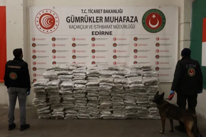Kapıkule'de Gümrük Muhafaza 1,4 ton esrar ele geçirdi