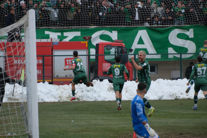 Ne zemin ne saldırılar Bursaspor'a engel olamadı! 0 – 1