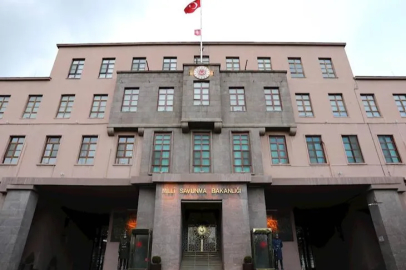 İran'dan ateşlenen Gaziantep'e giren füzeye imha!