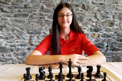 Kraliçeler Online Satranç Festivali'nde Bursalı isim yarı finalde