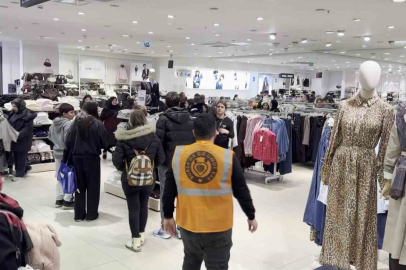 Bursa’da ihtiyaç sahibi 400 çocuğa bayram sevinci