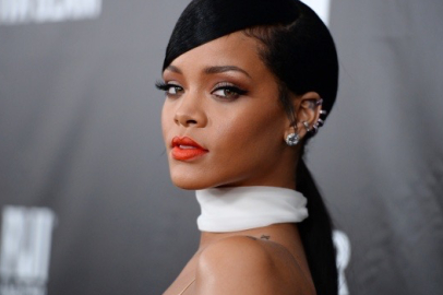 Dünya starı Rihanna'nın evine silahlı saldırı!