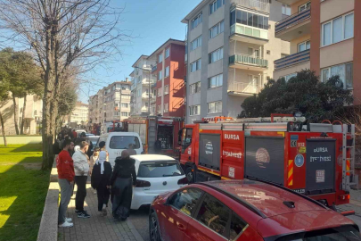 Osmangazi'de apartman çatısında yangın paniği