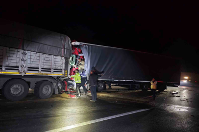 Bursa’da iki tır çarpıştı! 1 kişi hayatını kaybetti