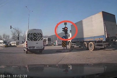 Bursa’da sürücüler kırmızı ışıkta durmadı