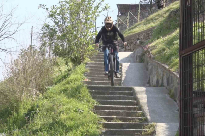 Adrenalin dolu anlar kask kamerasında...Bursalı genç Dünya Şampiyonası’na hazırlanıyor