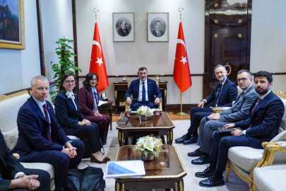 Cumhurbaşkanı Yardımcısı Yılmaz, Kanada Dışişleri Bakanı Anand’ı kabul etti