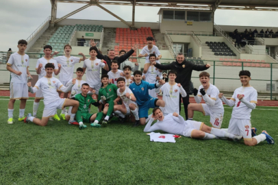 Şampiyon gençler ilçe stadında tarihi maça çıkıyor