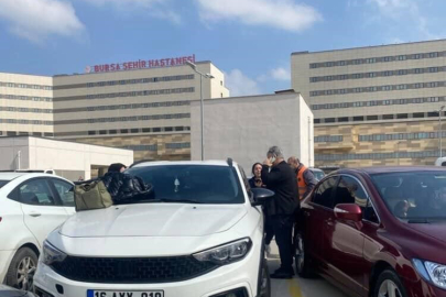 Şehir Hastanesi'nde panik dolu anlar... Araçta kilitli kalan çocuk cam kırılarak kurtarıldı