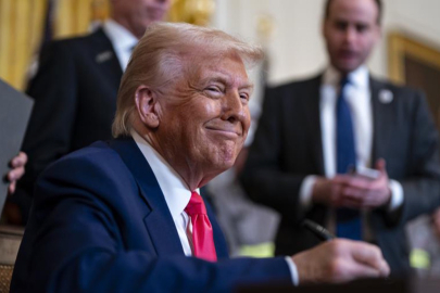 Trump'tan yardım etmeyen müttefiklerine: "Aptallar"