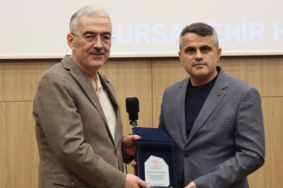 1 yılda 3 bin 766 ameliyat yapan doktora ödül