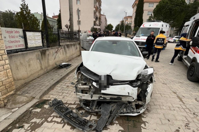 İnegöl’de otomobiller çarpıştı: 5 yaralı
