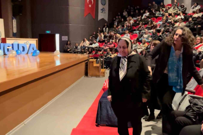 80 yaşındaki emekli öğretmen, kansere yenik düşen profesör kızını gözyaşlarıyla andı