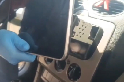 Bursa’da film gibi operasyon, Islak mendilden, aracın zulasına… Hepsi tek tek çıktı