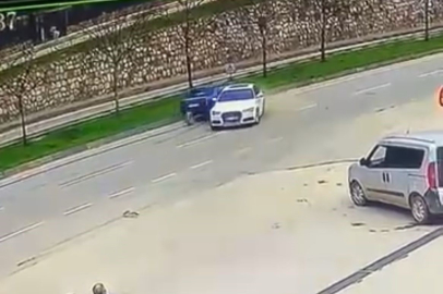 Sürücüsüz araç trafiğe çıktı, kaza böyle geldi