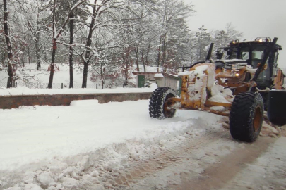 Bursa’nın yüksek kesimlerinde karla mücadele sürüyor