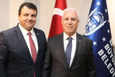 CHP’li Öztürk Bursa halkını, Büyükşehir önüne davet etti!