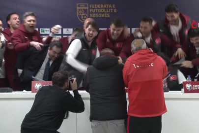 Montella'ya basın toplantısında sulu kutlama