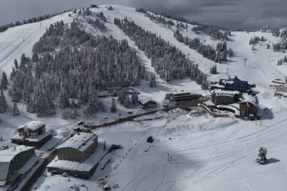 Uludağ’da sezon uzadı nisan ayıyla 2 metre kar var