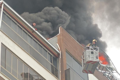 Bursa’da 8 katlı sitede can pazarı...Yangında mahsur kaldı, böyle kurtarıldı