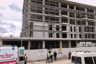 Bursa’da inşaatın 2. katından düşen işçi yaralandı
