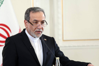 Arakçi: "İsrail saldırıları bölgeyi radyoaktif kirlenme tehlikesiyle karşı karşıya bırakıyor"