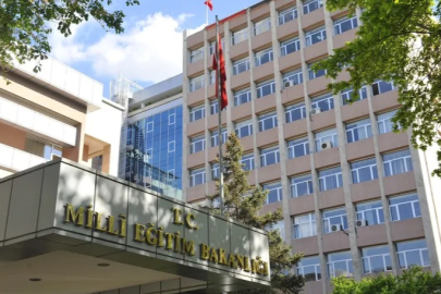 MEB'den izinsiz okullara devam eden öğrencilere yakın takip