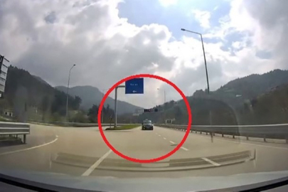 Ters yönden gelen araç faciayı böyle teğet geçti