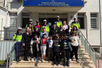 Otizm farkındalığı için jandarmayı ziyaret ettiler