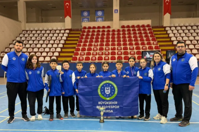 Bursa Büyükşehir Belediyespor Amasya’da madalyaları topladı
