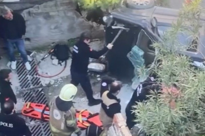 Bursa’da kaza yapan araç merdivenlerden yuvarlandı: 1 yaralı