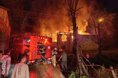 İnegöl’de tek katlı ev alev alev yandı